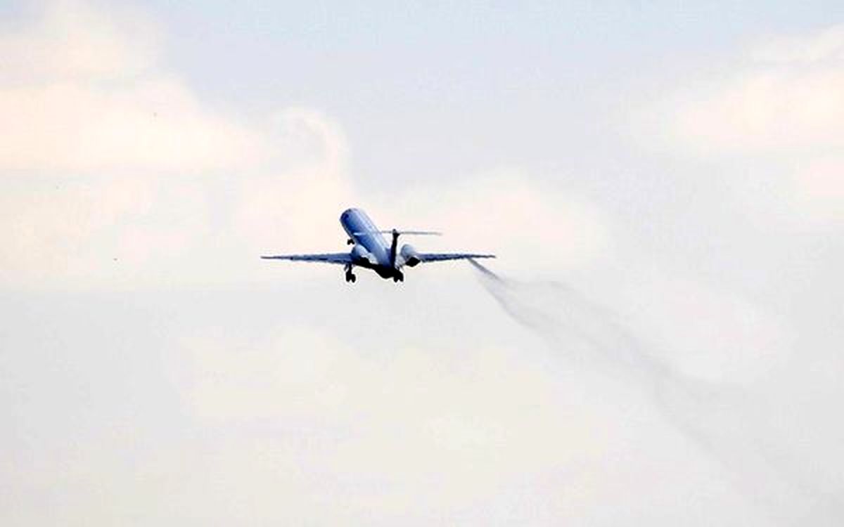 خلبان دو مسافر را در فرودگاه مهرآباد پیاده کرد