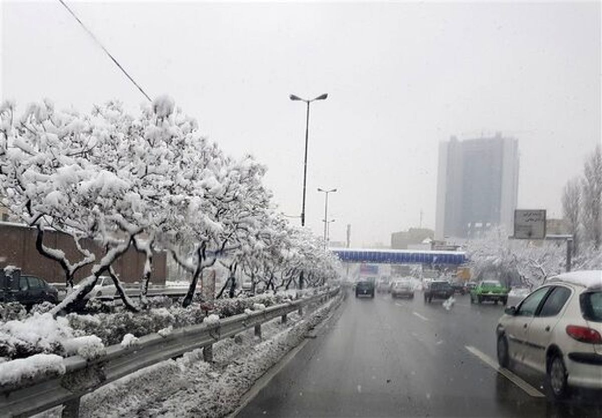 برف و باران در راه‌های ۱۰ استان کشور