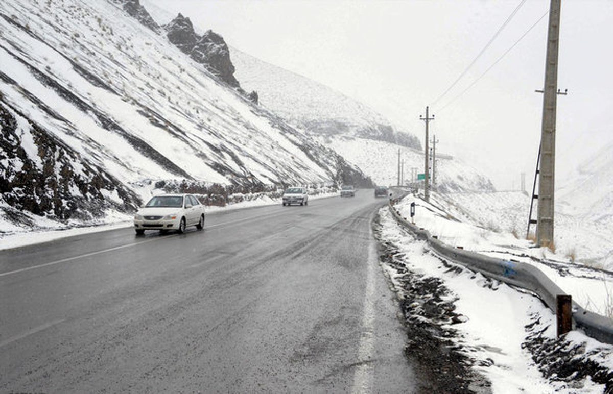 وضعیت بحرانی جاده چالوس در پی ریزش بهمن + جزئیات