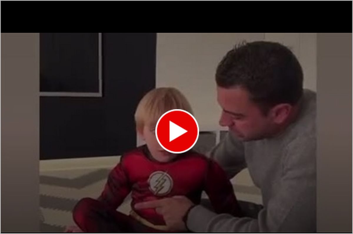 ببینید | تمرین ژاوی اسطوره سابق بارسلونا با پسرش برای یادگیری سرود ملی !