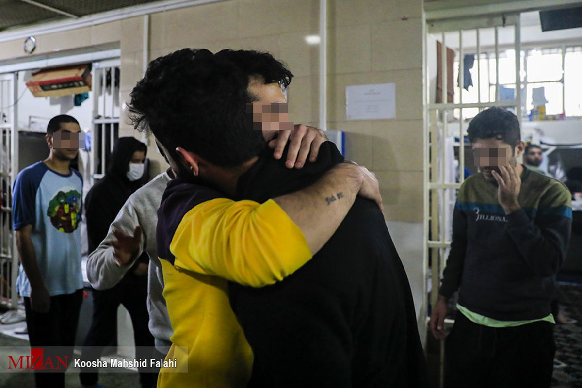 خوشحالی زندانیان کرجی واجد شرایط عفو رهبری پس از آزادی از زندان + عکس