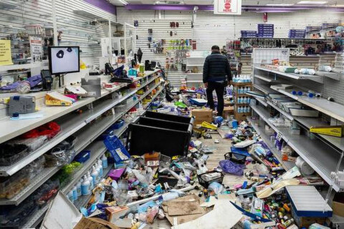 ببینید | مردم ترکیه به فروشگاه‌ها هجوم بردند!