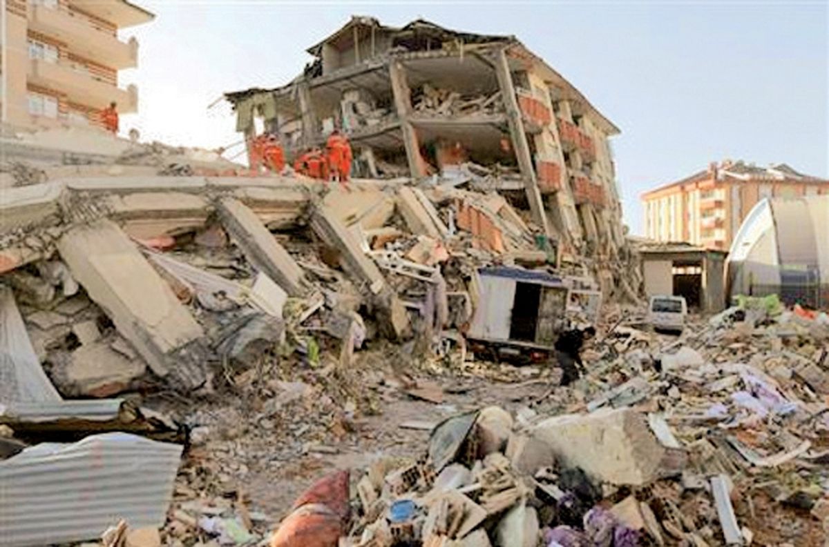 ویدیو | پرستار فداکار هنگام وقوع زلزله در ترکیه از جان خود گذشت
