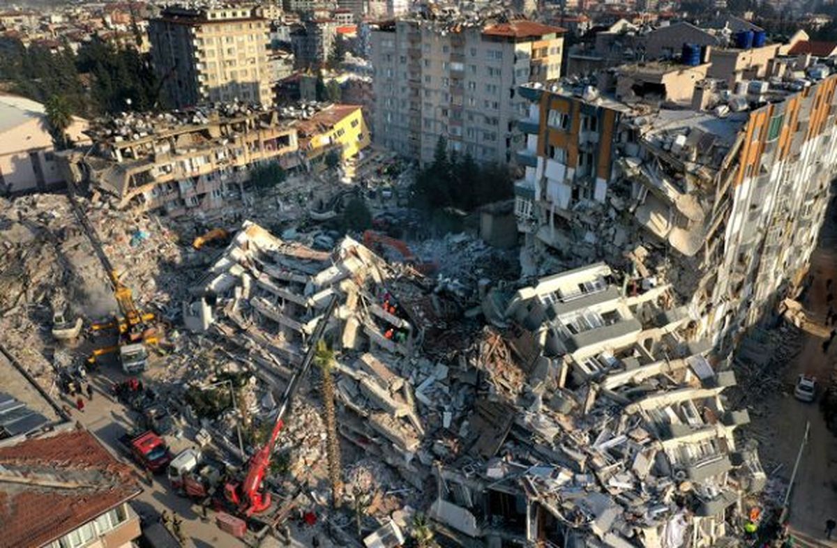 ویدیو | ساختمان‌های مستحکم ترکیه هم دوام نیاوردند