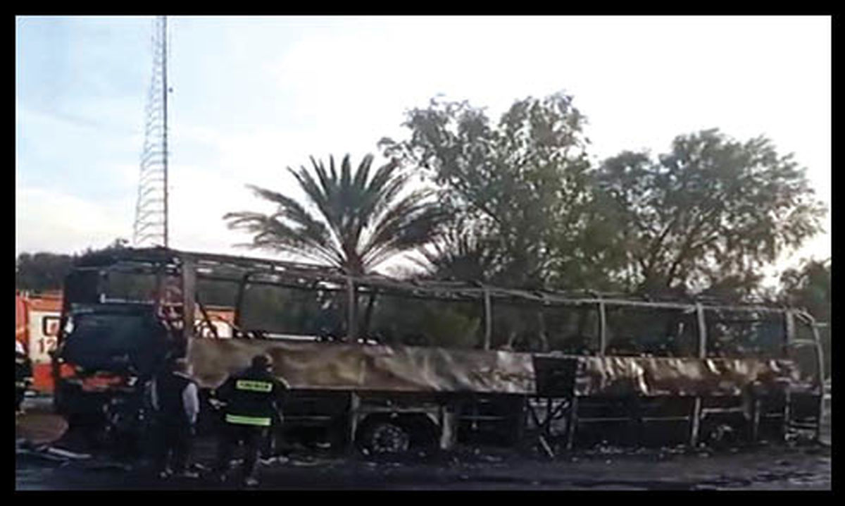 اتصالی سیم‌های برق اتوبوس زاهدان به اصفهان را به آتش کشید