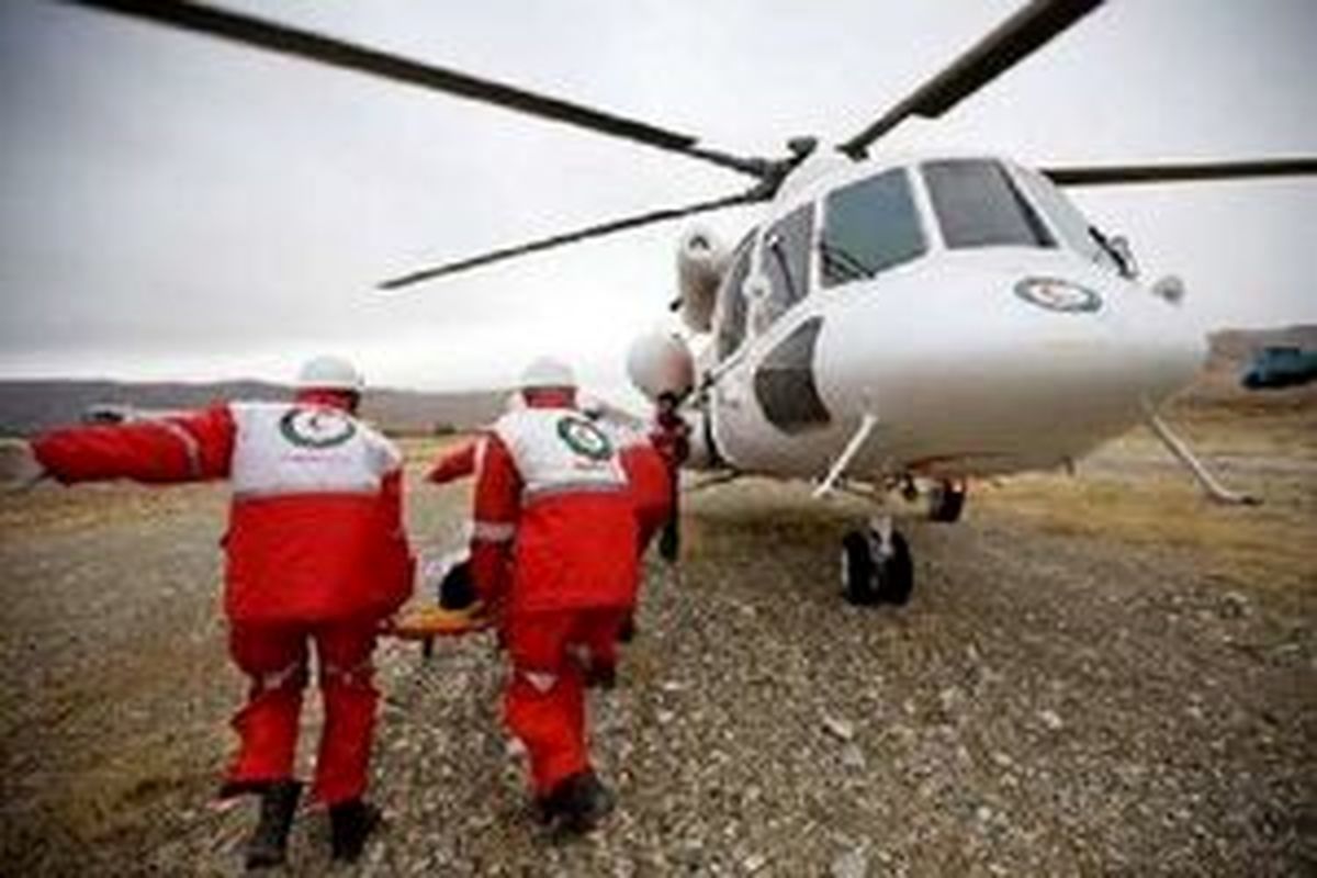 نجات کوهنورد ۲۸ ساله توسط تیم هوایی جمعیت هلال‌احمر