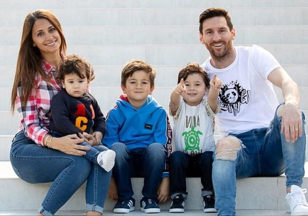 ستاره آرژانتینی همراه با خانواده در کوه‌های آلپ + عکس