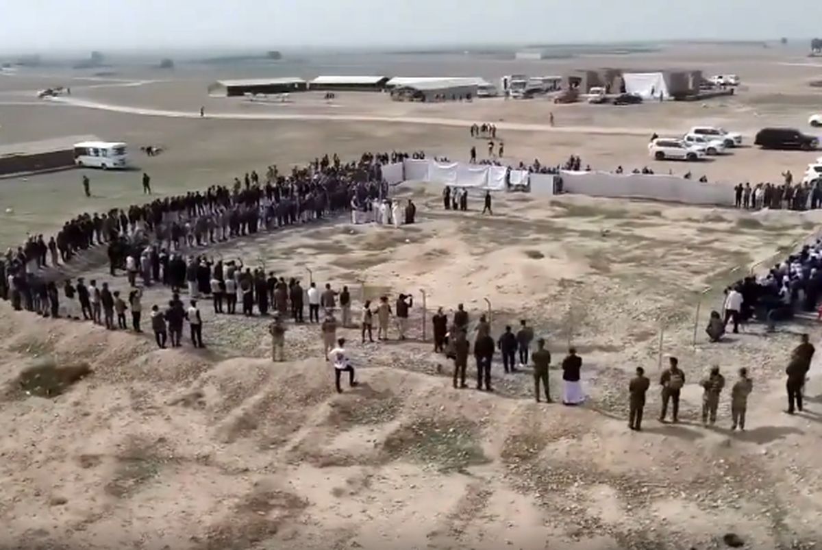 مراسمی وحشتناک و دلخراش در روستای همدان | نبش قبر قربانیان داعش + فیلم