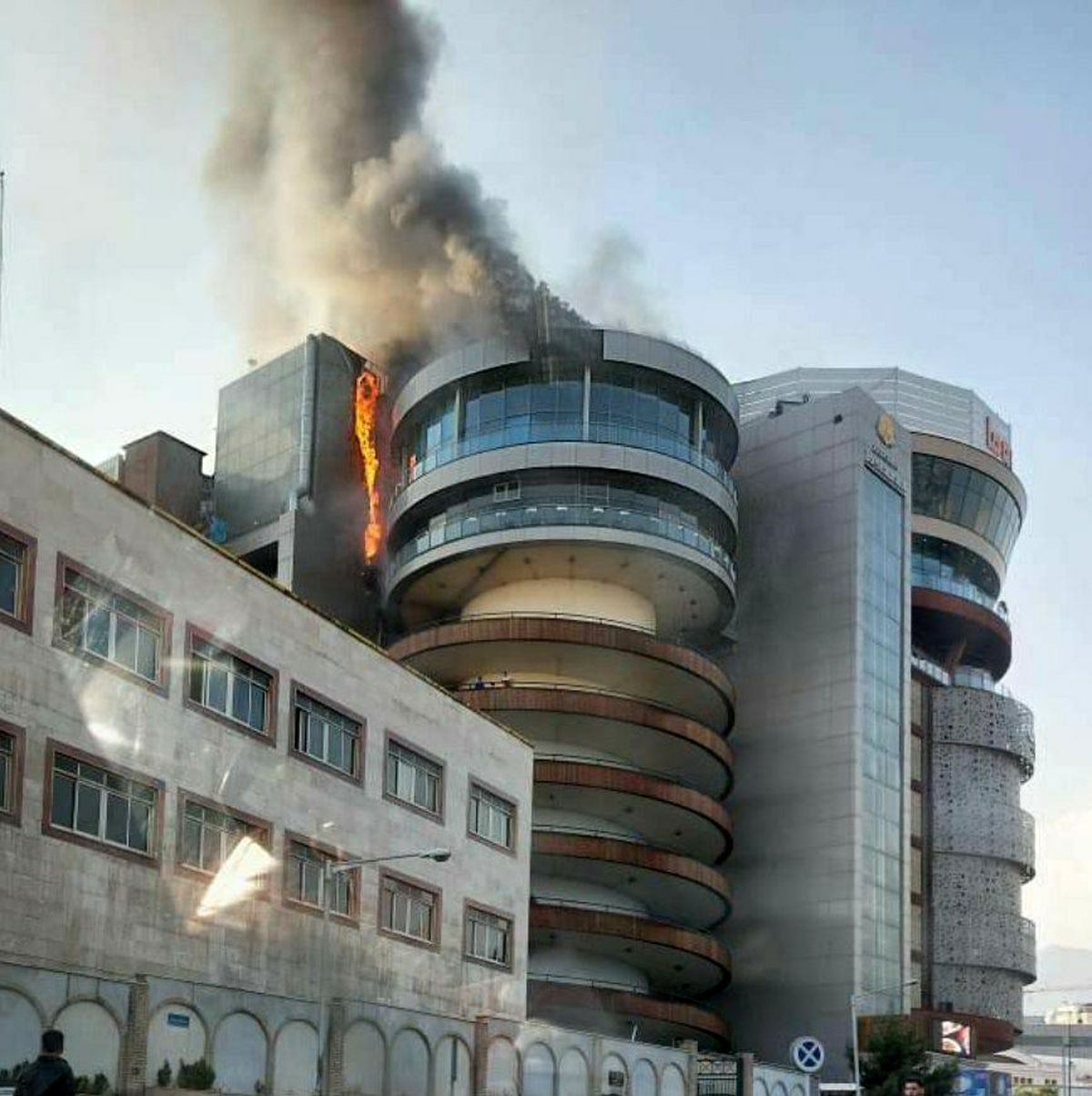 آتش سوزی در ساختمان لیدوما شهرک غرب