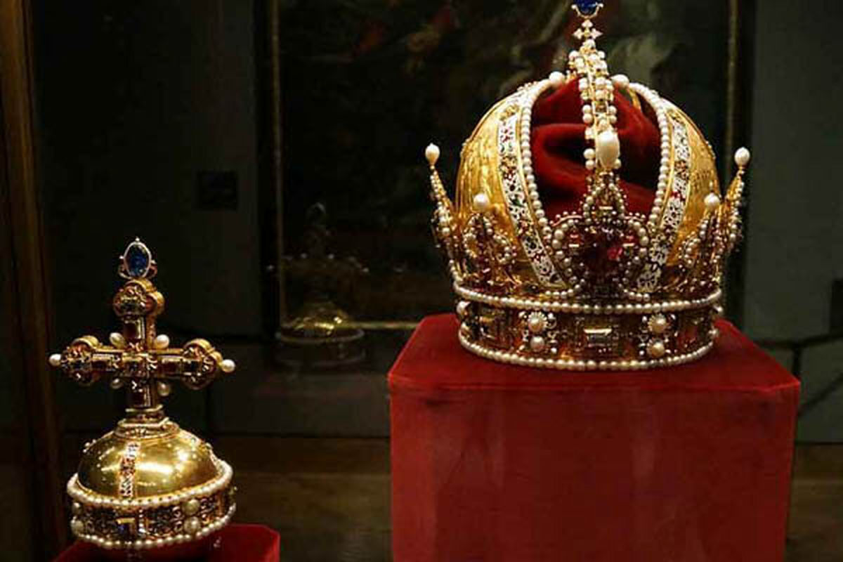 کیلو کیلو جواهر در گنجینه جواهرات ملی ثروت ایرانی‌ها در موزه چقدر می‌ارزد؟