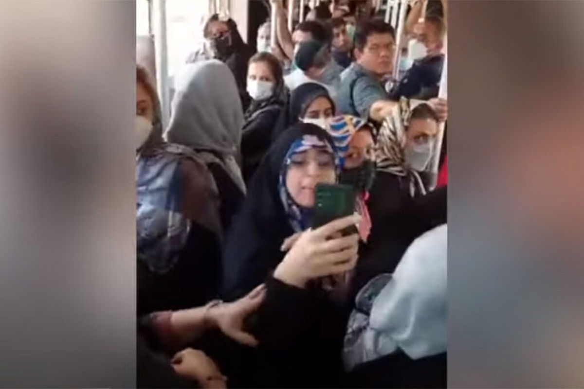 بازداشت زنی که در اتوبوس فحاشی کرده بود
