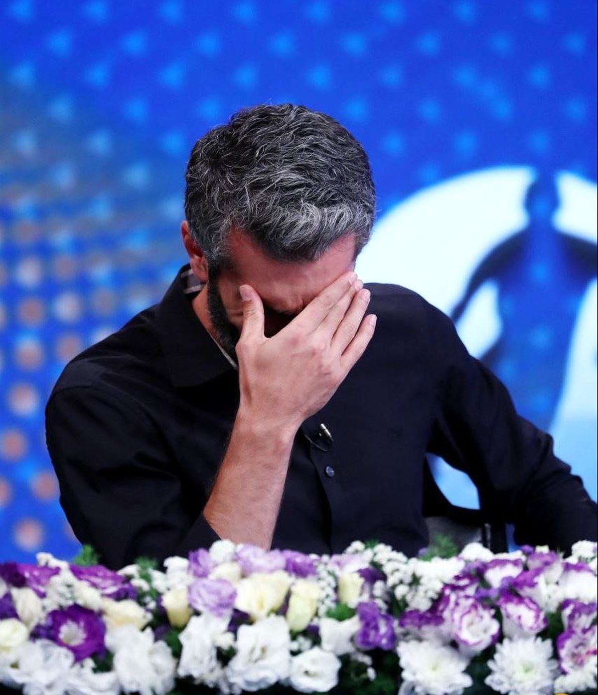 ببینید: بغض و گریه‌ ناگهانی مجتبی جباری در برنامه زنده تلویزیونی