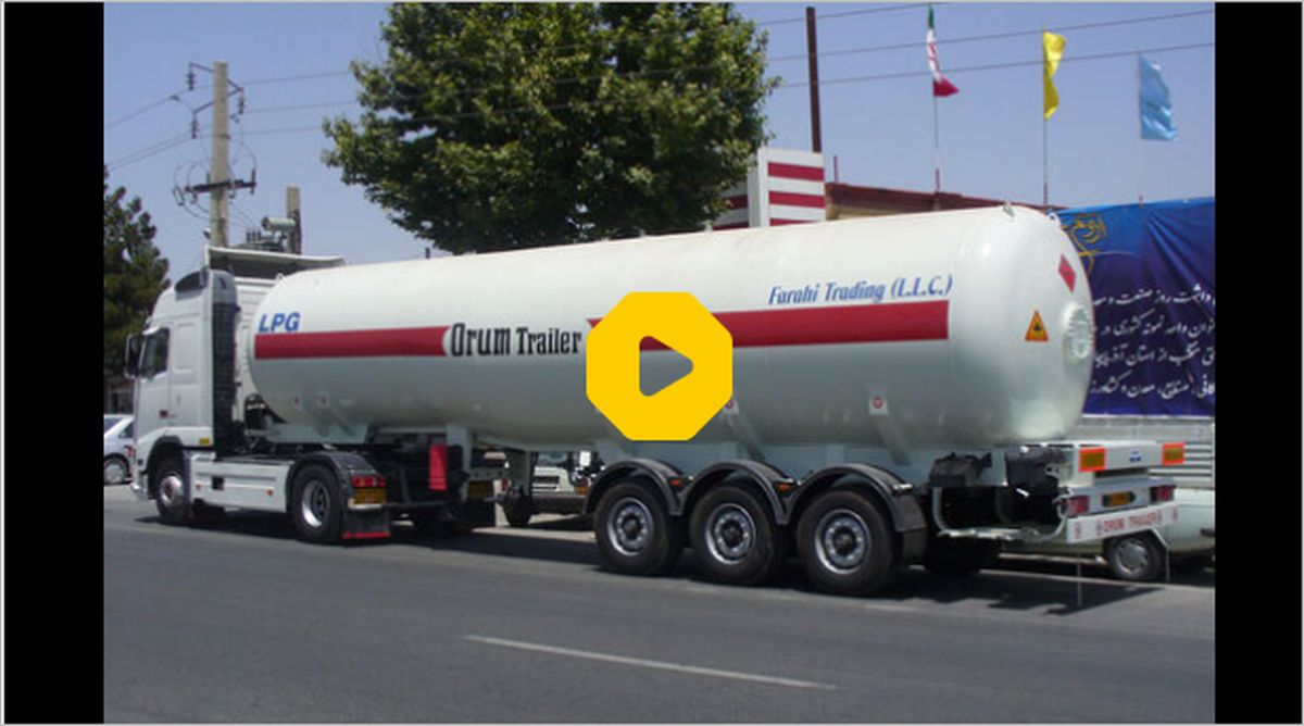 ببینید: لحظه سقوط تانکر حمل گاز LPG به دره رودخانه‌ای در پاکستان