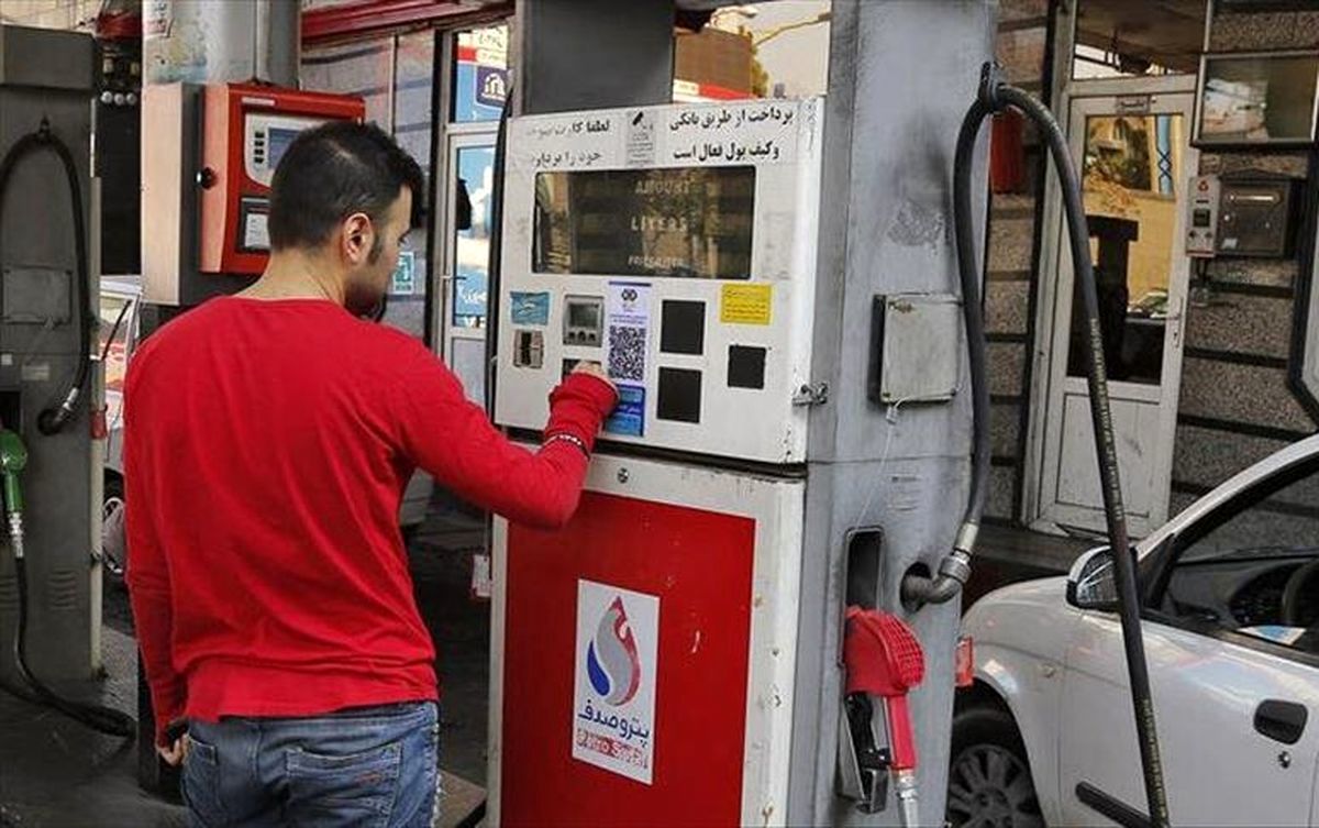 خبر خوش از قیمت بنزین  بنزین دونرخی می‌ماند