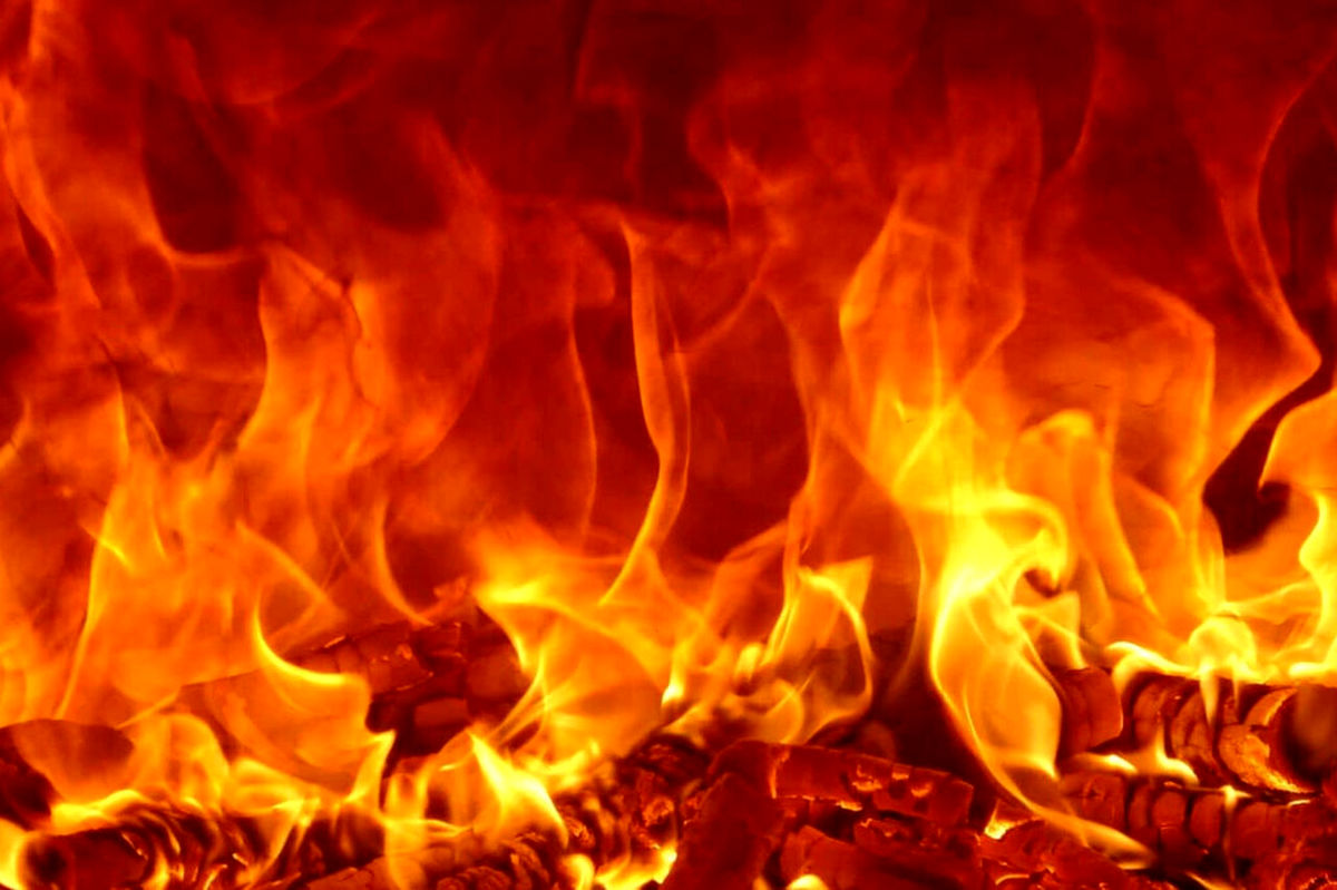 آتشی که زن جوان به پا کرد فرزندش را هم سوزاند!