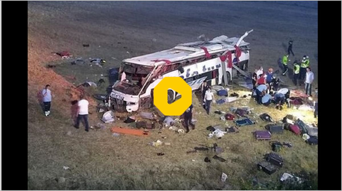 ببینید: لحظه‌ای که رانش زمین در پاکستان باعث سقوط اتوبوس به دره شد!