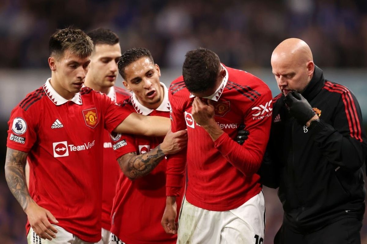 بازیکن قرمزها گریان شد / احتمال از دست دادن جام جهانی + عکس