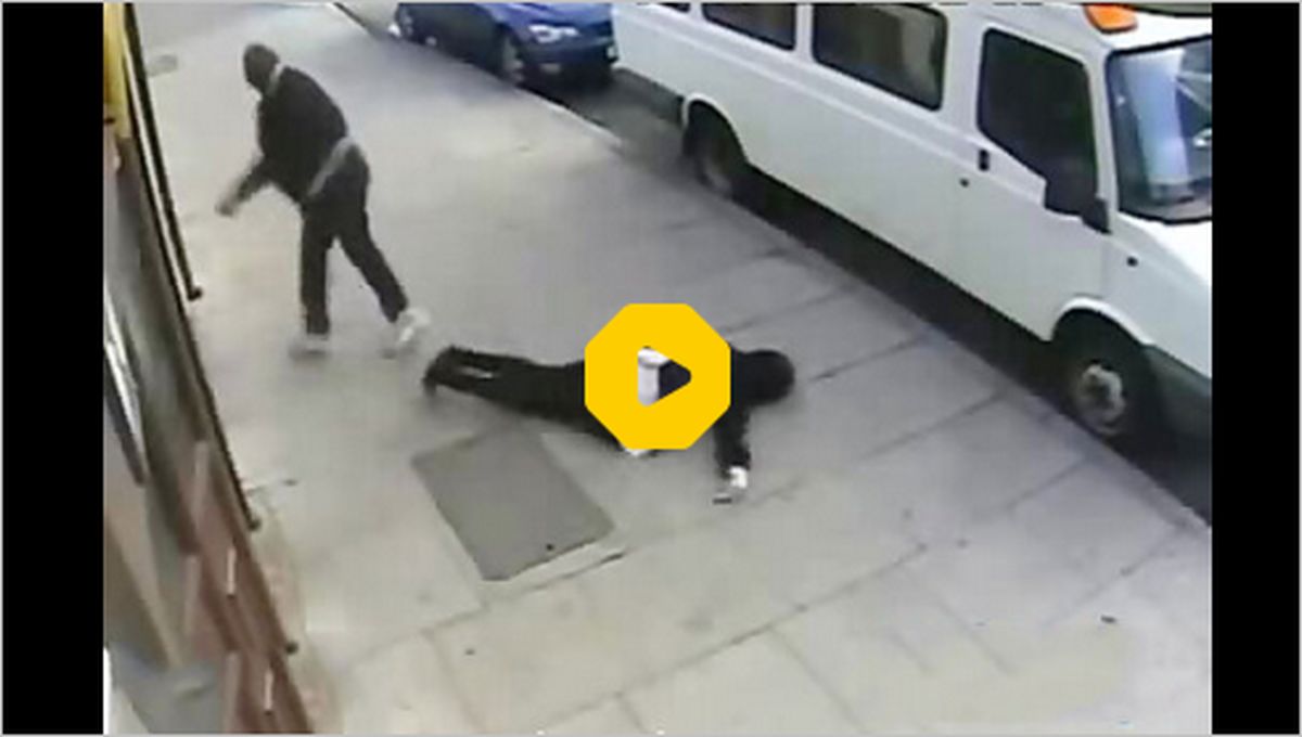 ببینید: مردی که در خیابان همسرش را می‌زد به دست مردم کتک خورد!