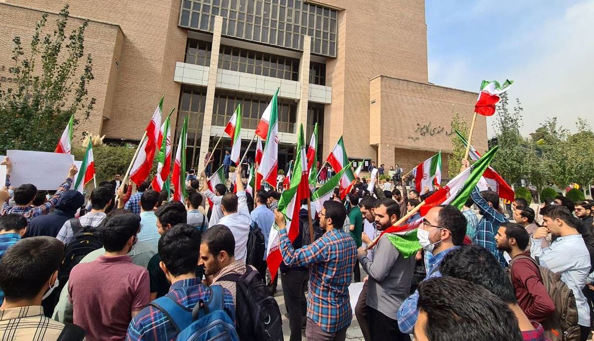 دانشجویان دانشگاه شریف صبح امروز تجمع کردند