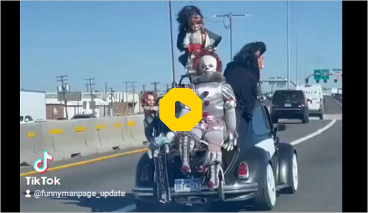 ببینید: یک خودروی عجیب با عروسک‌های ترسناک در اتوبان