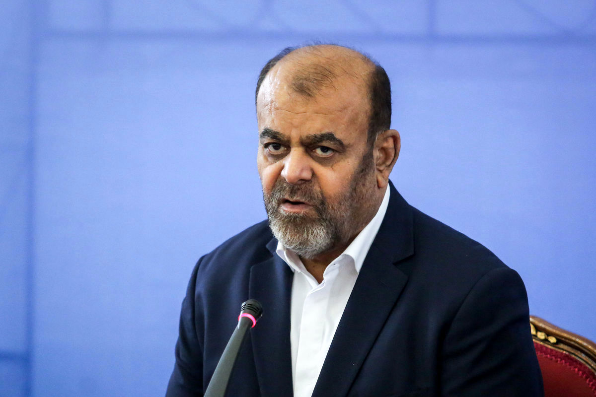 رستم قاسمی: وضعیت فرودگاه امام خجالت آور است