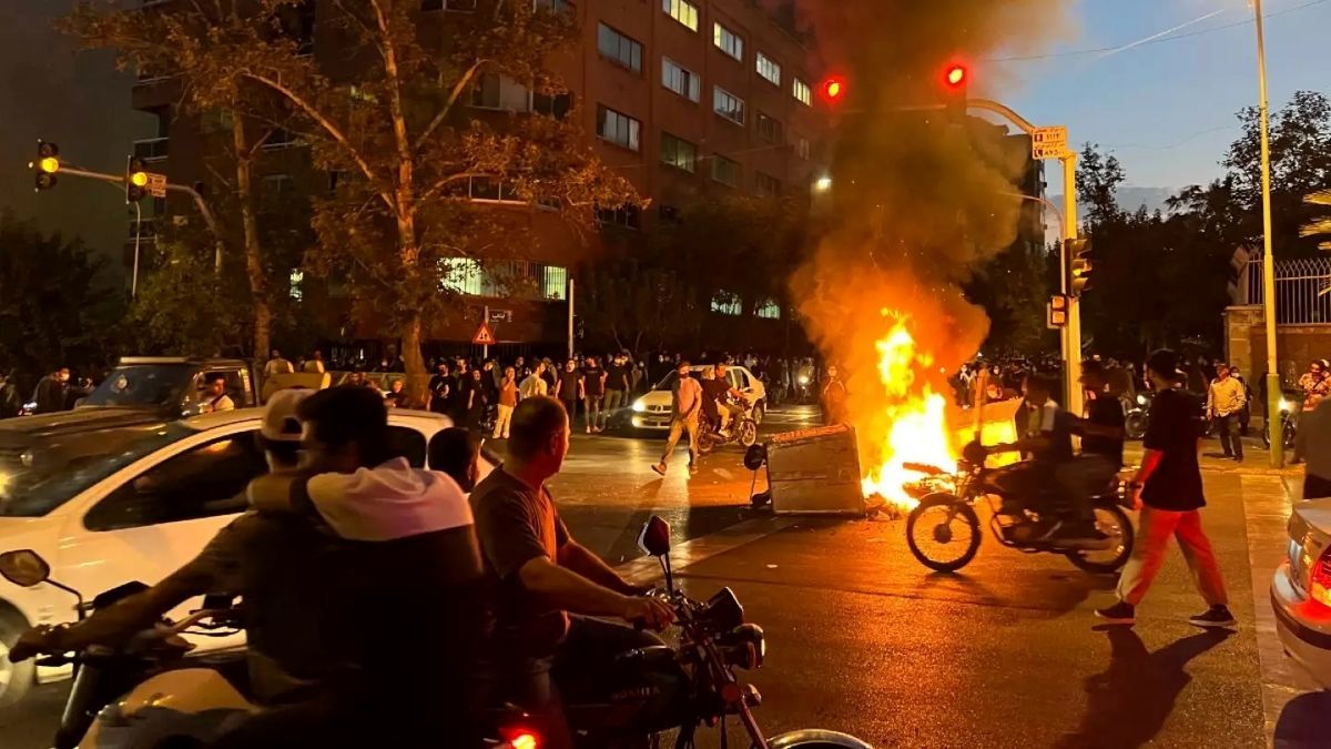 روایت خبرگزاری مهر از اعتراضات شب گذشته در شهرهای آذربایجان غربی