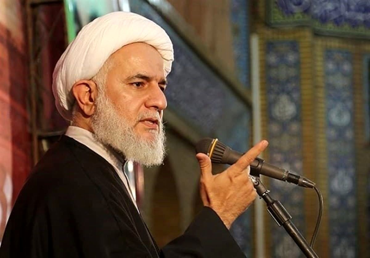 امام جمعه اهواز: ایران بدون فضای مجازی، ۱۷ هزار شهید تقدیم انقلاب کرد