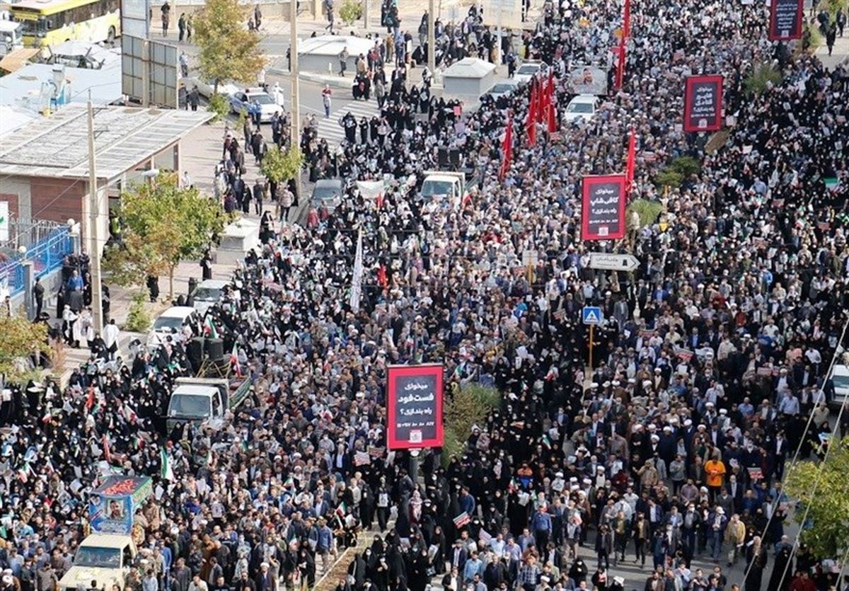 تشییع جنازه شهدای بسیجی در مشهد و شیراز