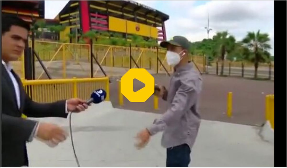 ببینید | حمله سارقان مسلح به مجری برنامه تلویزیونی اکوادور حین اجرای زنده!