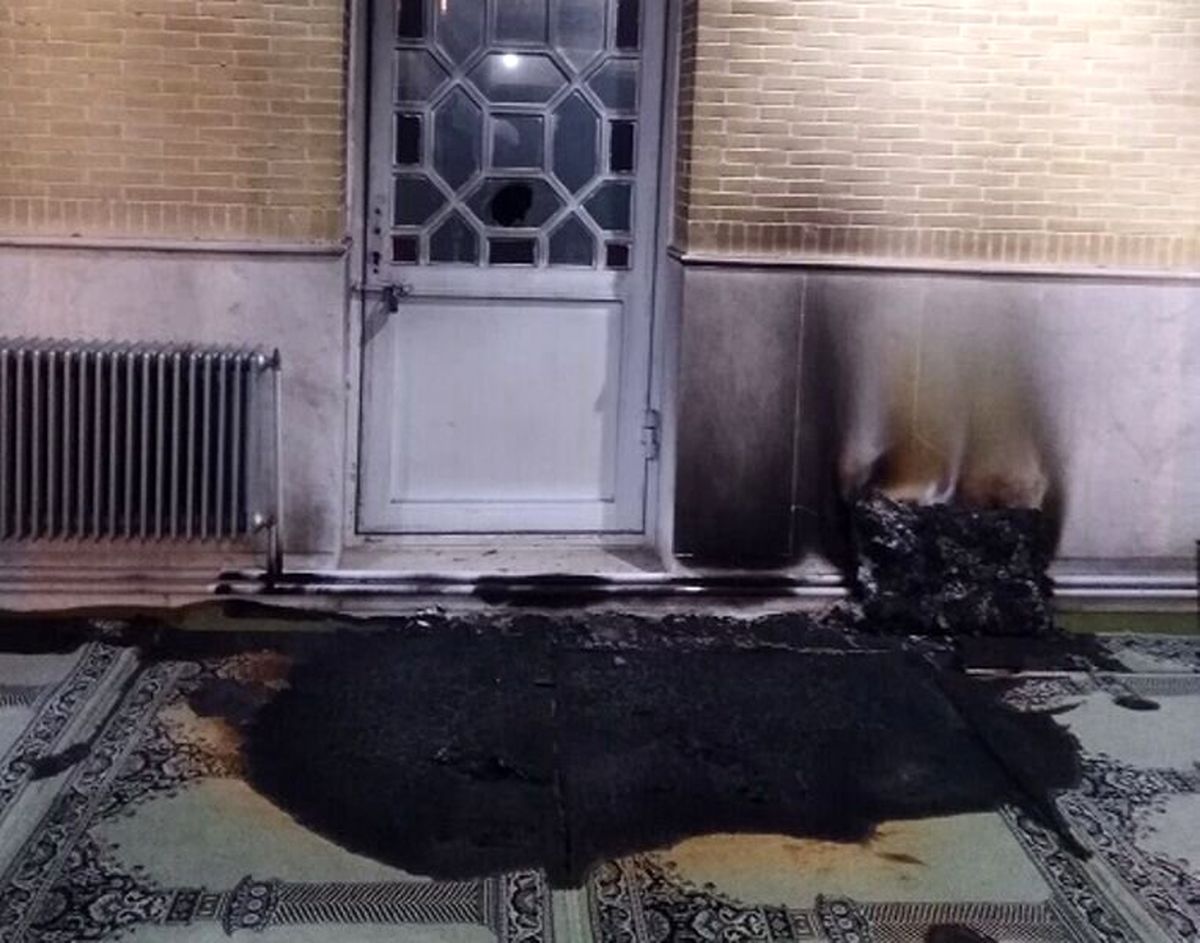 آتش زدن یک مسجد در یزد