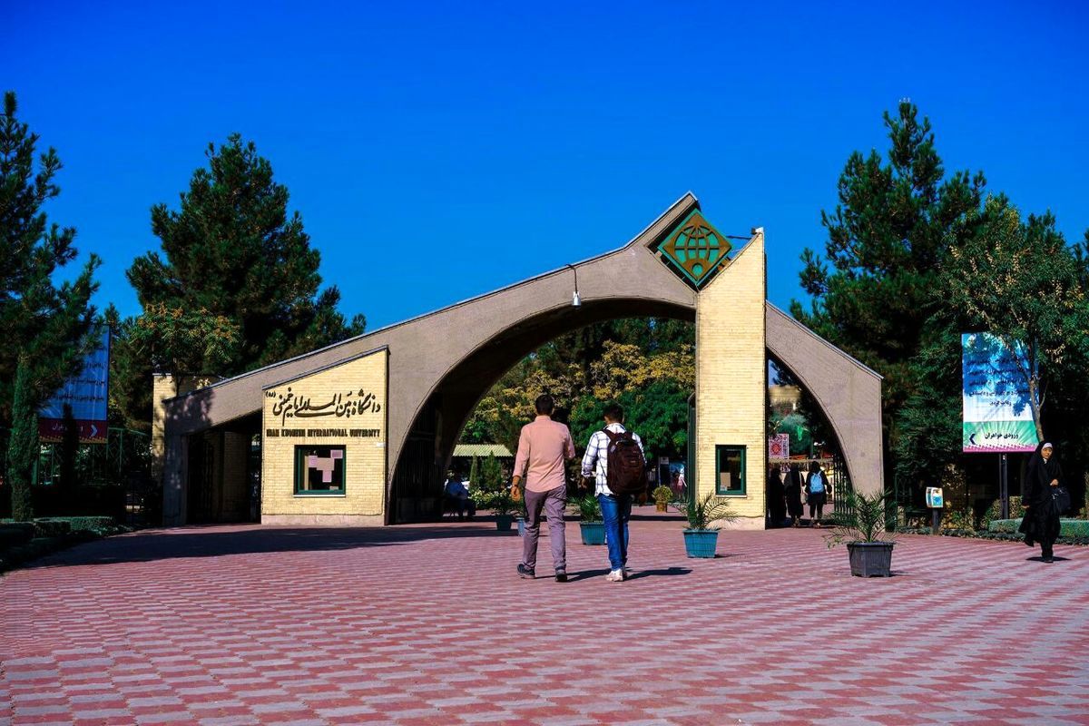جزئیاتی از ماجرای برخورد استاد معارف با دانشجو