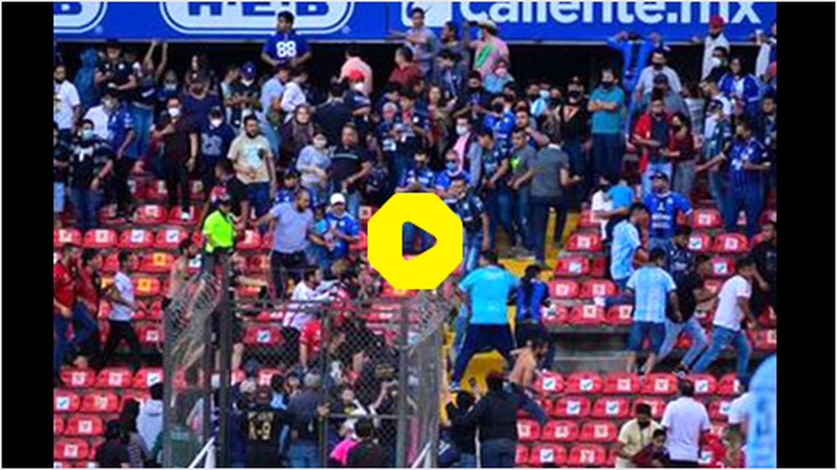 ببینید | کتک‌کاری هواداران آرژانتین و مکزیک در ورزشگاه قطر