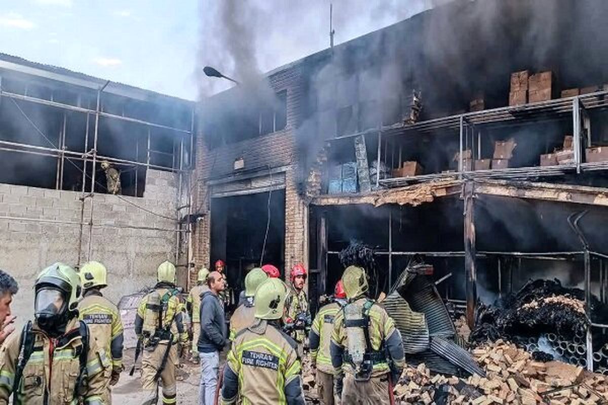 جزئیات آتش‌سوزی کارگاه تولید مبل در کرج
