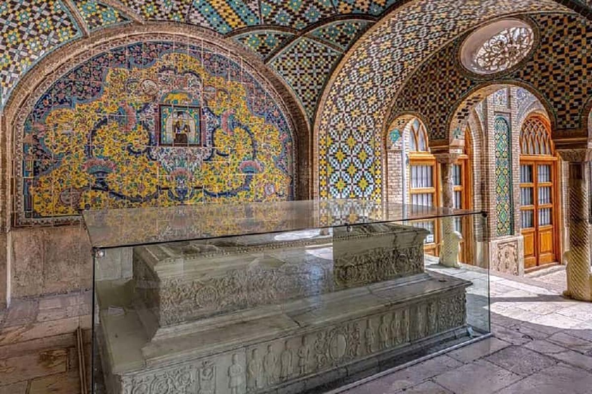 قبر ناصرالدین شاه قاجار و جیران کجاست؟ + عکس