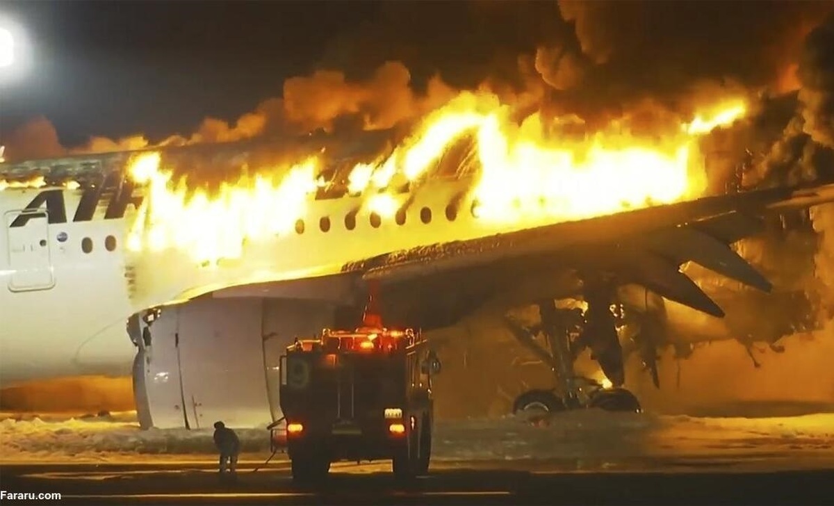 تصاویر | شعله‌های آتش هواپیما روی باند جان ۴۰۰ مسافر را به خطر انداخت