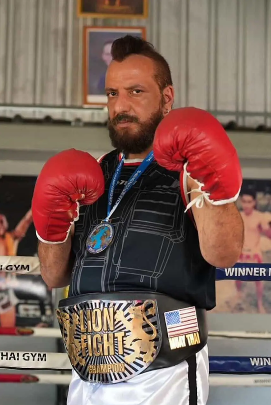 عکس |  امیر جعفری با تیپ آمریکایی! عکس |  امیر جعفری با تیپ آمریکایی!