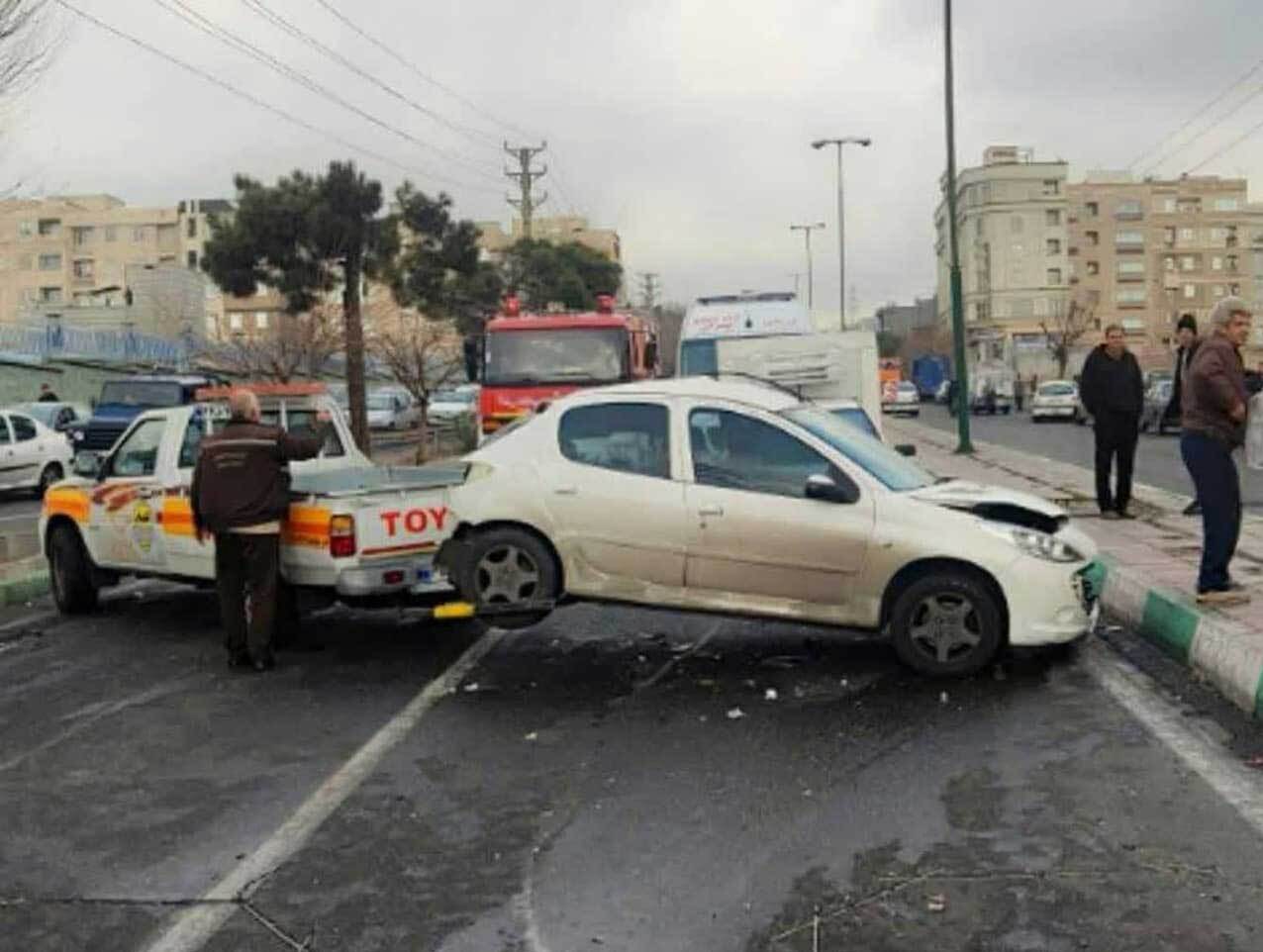 عکس | تصاویر عجیب از یک تصادف گسترده و زنجیرهای در تهرانپارس عکس | تصاویر عجیب از یک تصادف گسترده و زنجیرهای در تهرانپارس
