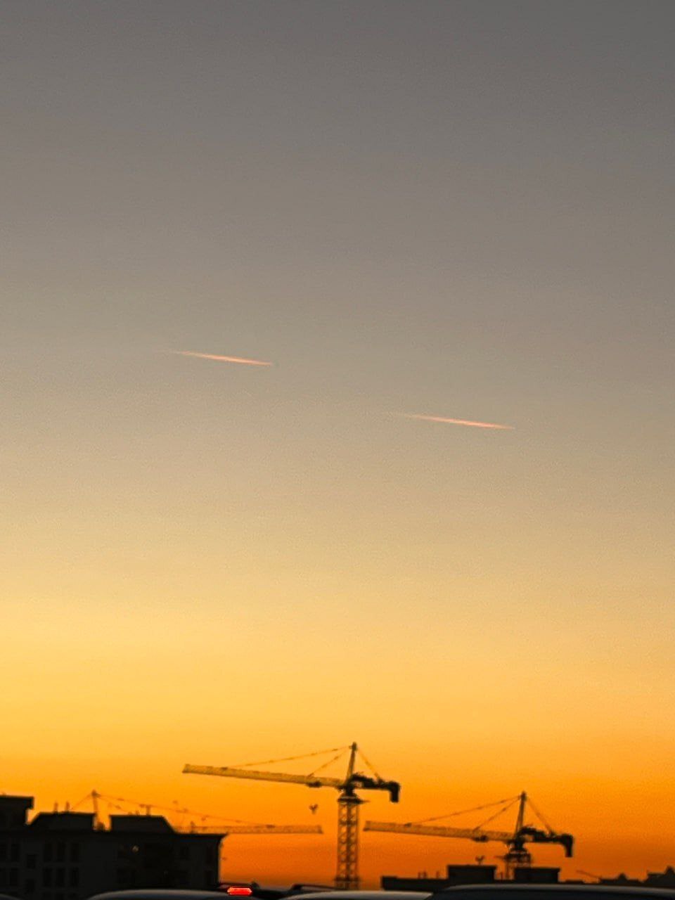 عکس | عبور اشیاء ناشناخته در آسمان تهران