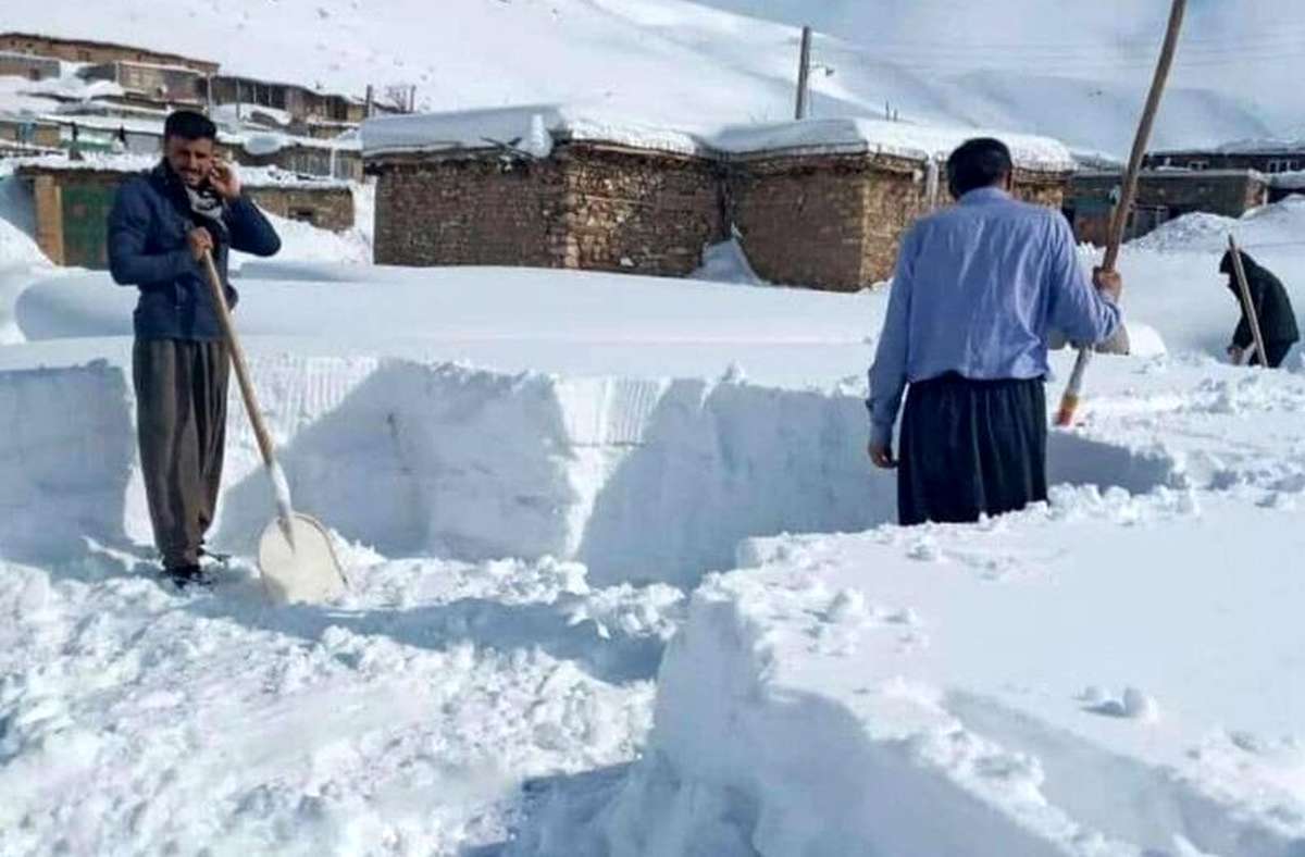 ویدیو | بارش یک متری برف در روستاهای کردستان