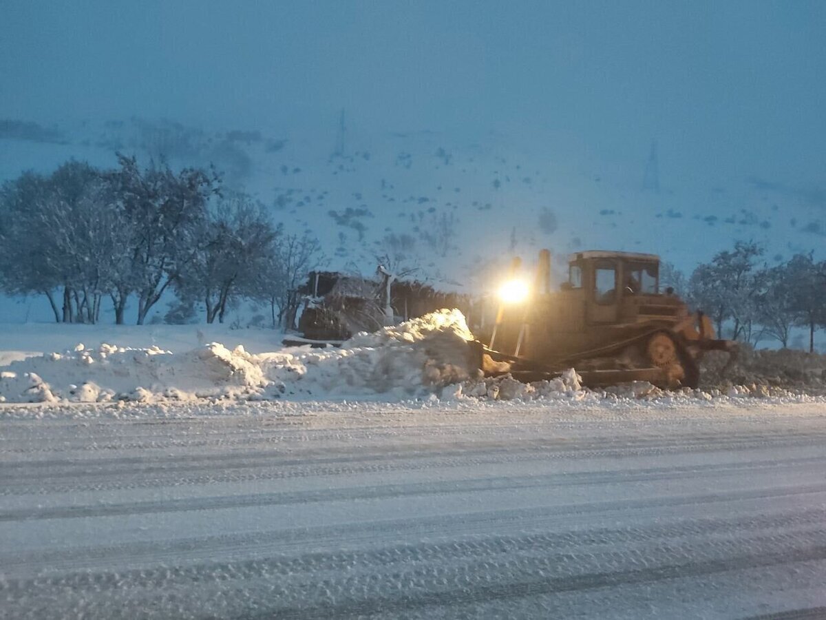 ویدیو | نجات هموطنان گرفتار برف و کولاک ترسناک در آذربایجان غربی