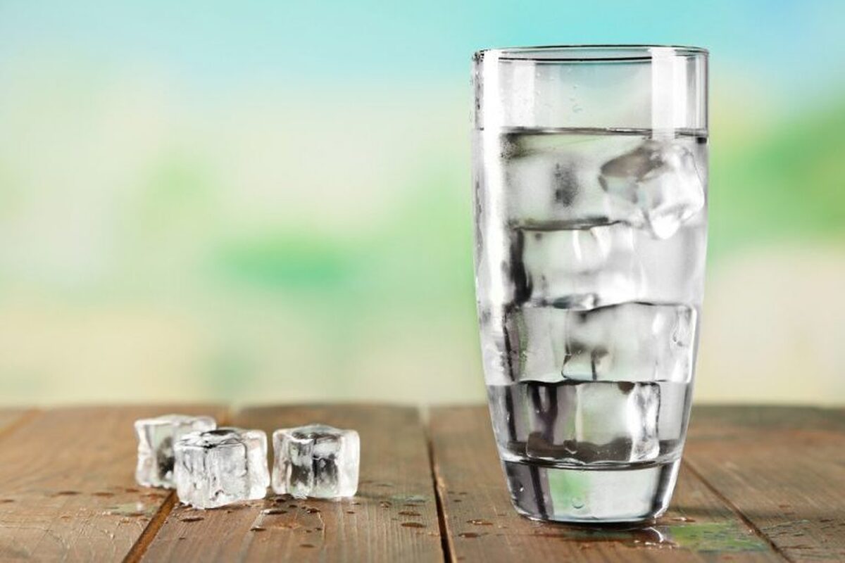 آب سرد بنوشیم یا آب گرم | باور اشتباهی که باید تغییر کند