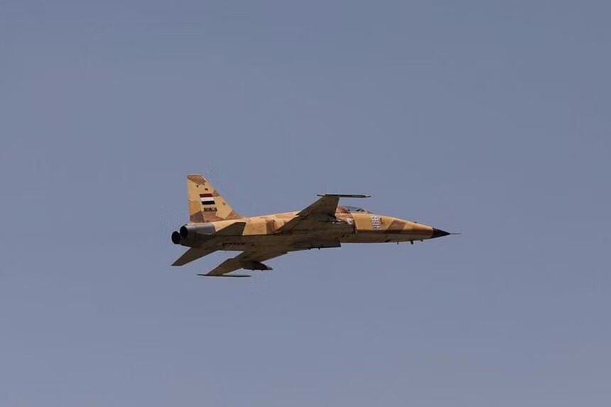 عکس | جنگنده مشهور حوثیهای یمن در آسمان عکس | جنگنده مشهور حوثیهای یمن در آسمان