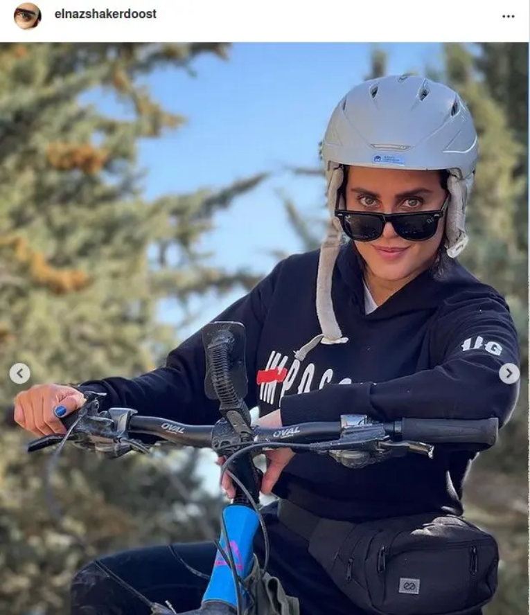 عکس | موتورسواری خانم بازیگر سوژه شد عکس | موتورسواری خانم بازیگر سوژه شد