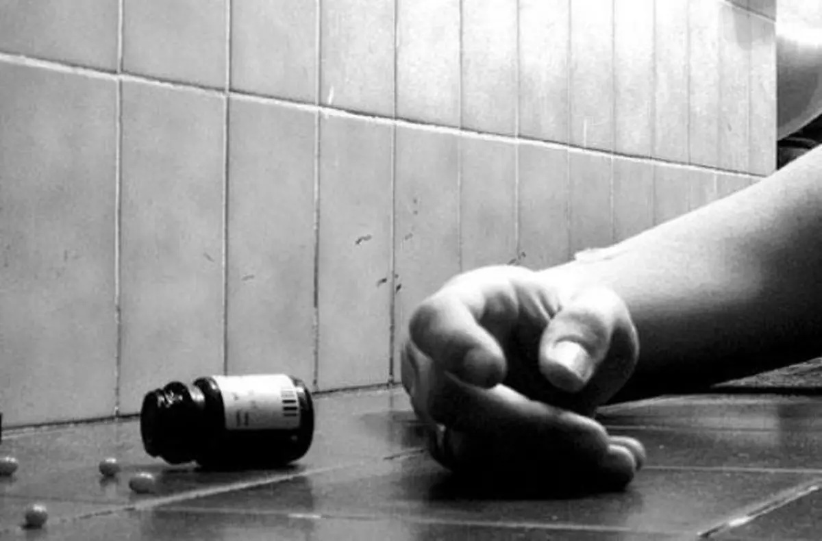 هشدار رئیس انجمن مددکاری درباره‌ی شیوع خودکشی بین دانش‌آموزان