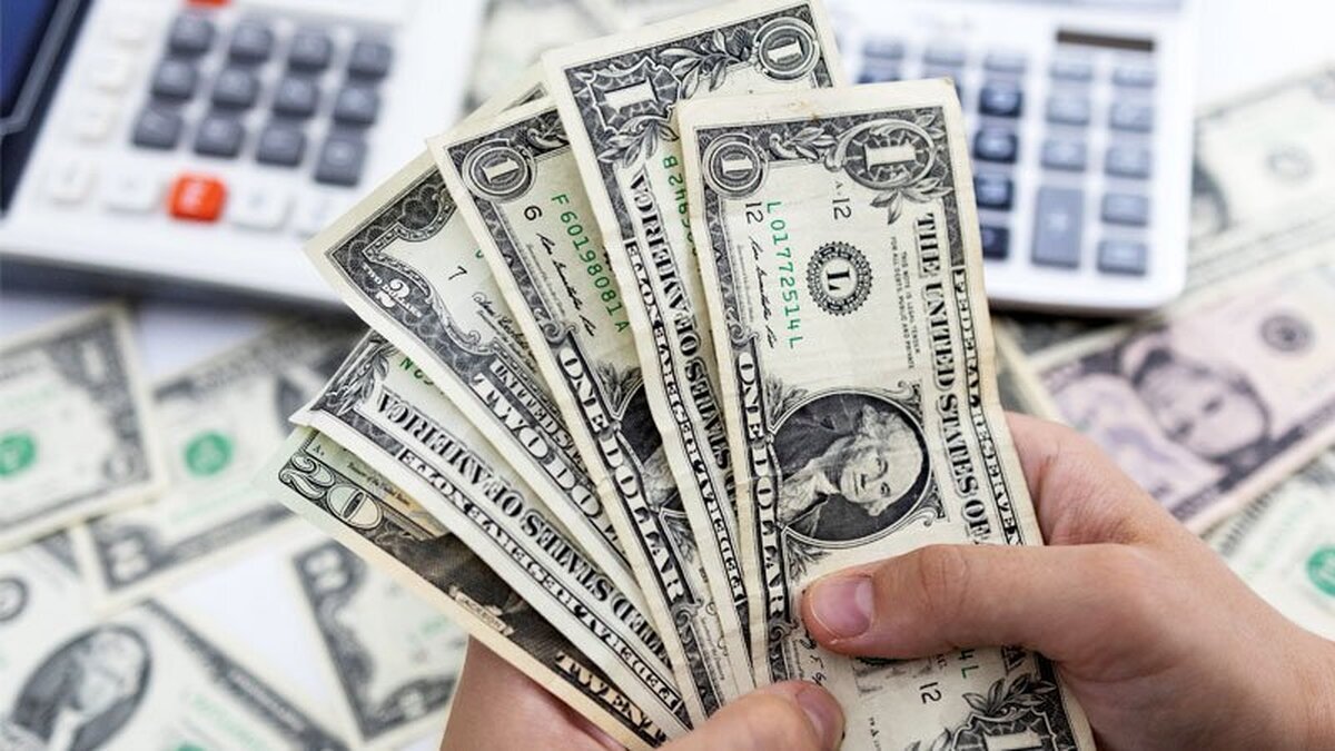 قیمت دلار و ارز در بازار امروز ۱ بهمن ۱۴۰۲ | دلار مبادله‌ای در کانال ۴۲ هزار توامن قرار گرفت + جدول قیمت