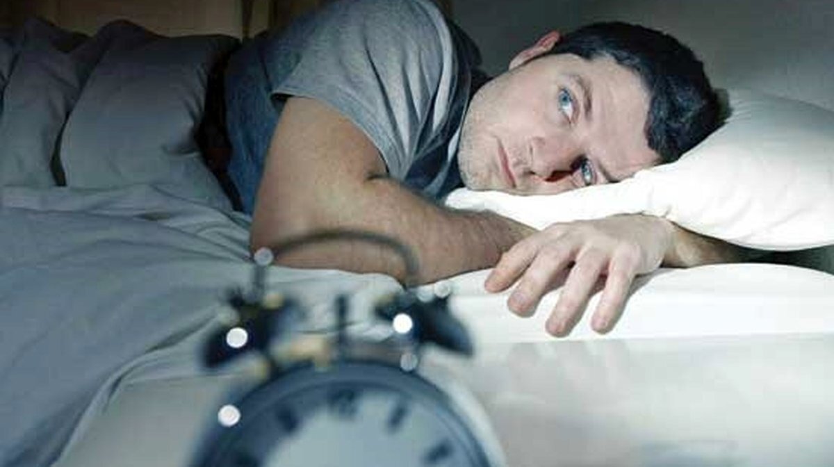 چرا مرتباً ساعت ۳ یا ۴ صبح از خواب می‌پرید ؟