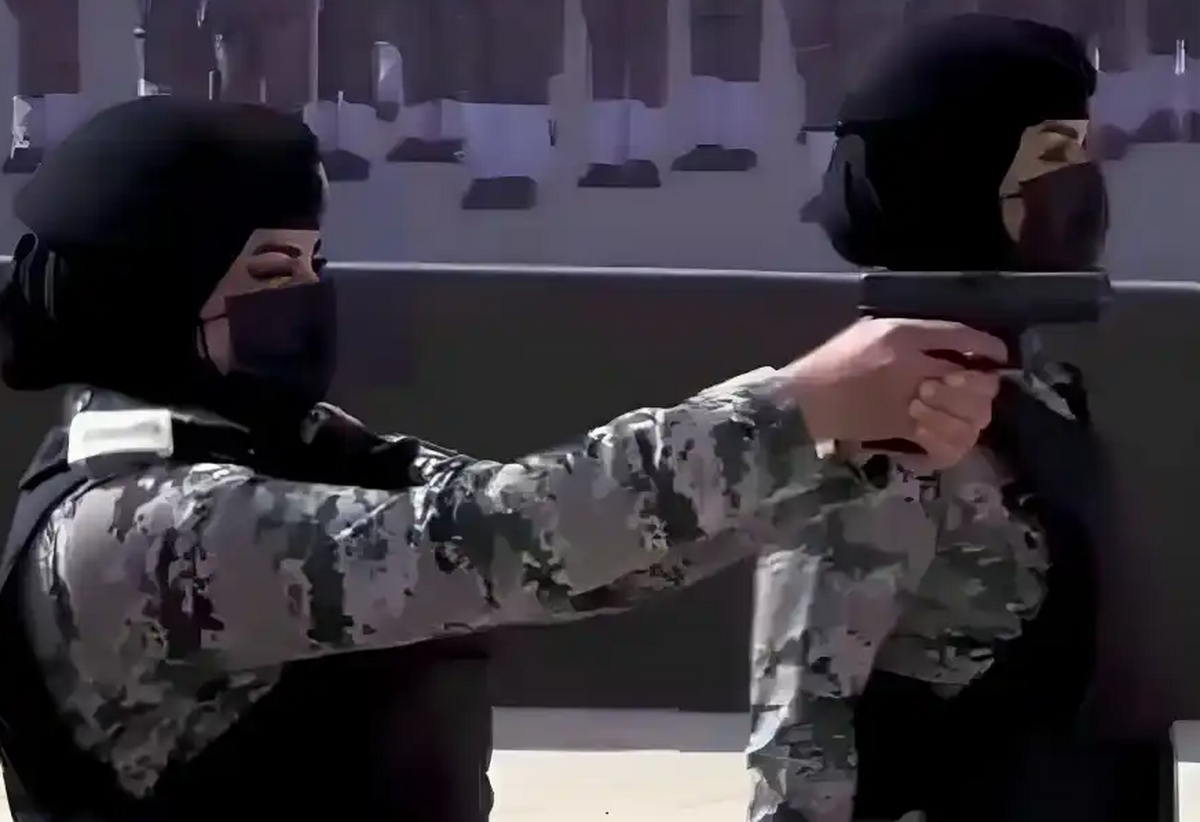ویدیو | نمایشی از قدرت و مهارت فوق‌العاده زنان نظامی عربستان
