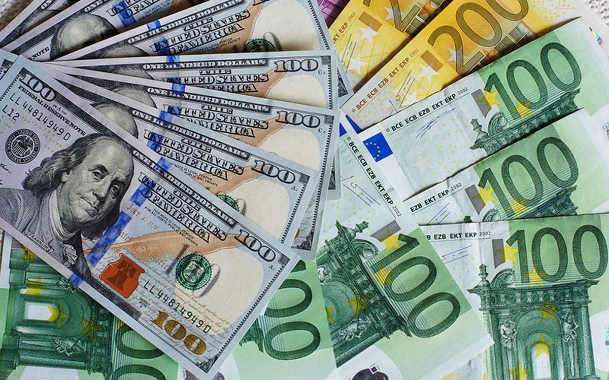 قیمت دلار و انواع ارز در بازار امروز ۱۰ بهمن ۱۴۰۲ | دلار مبادله‌ای چقدر قیمت خورد ؟ + جدول قیمت