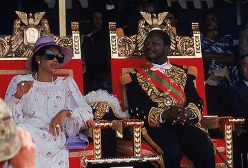 عکس | این دیکتاتور ، گوشت مخالفانش را میخورد عکس | این دیکتاتور ، گوشت مخالفانش را میخورد