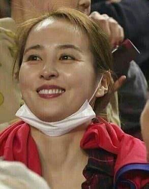 عکس | «سوسانو» در بین تماشاگران بازی کره جنوبی و استرالیا